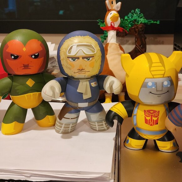 Hasbro Mighty Muggs Collectible Action Figures - Picture 1 of 7